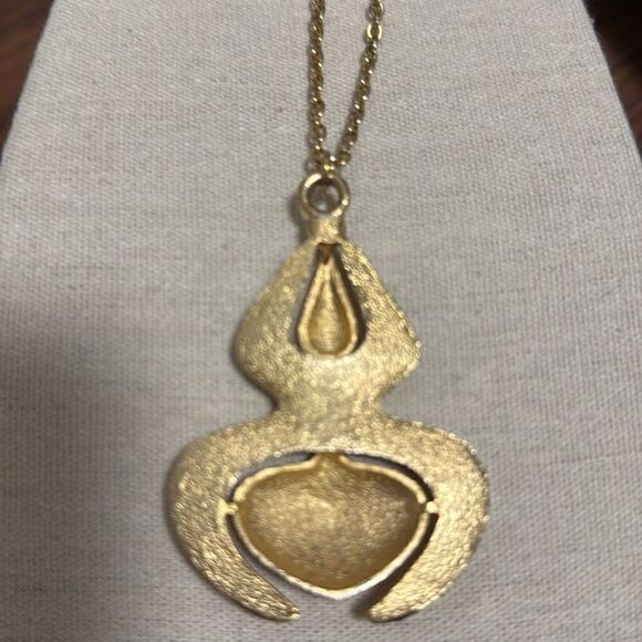 Sarah Coventry Signed Vintage Brutalist Style Gold Tone  Pendant Necklace. - Picture 3 of 7